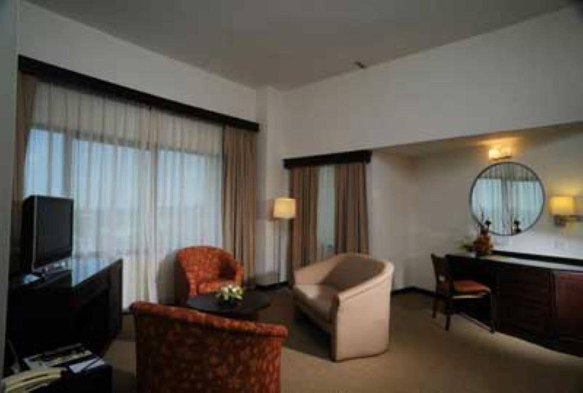 Rhr Hotel At Uniten Kajang Extérieur photo